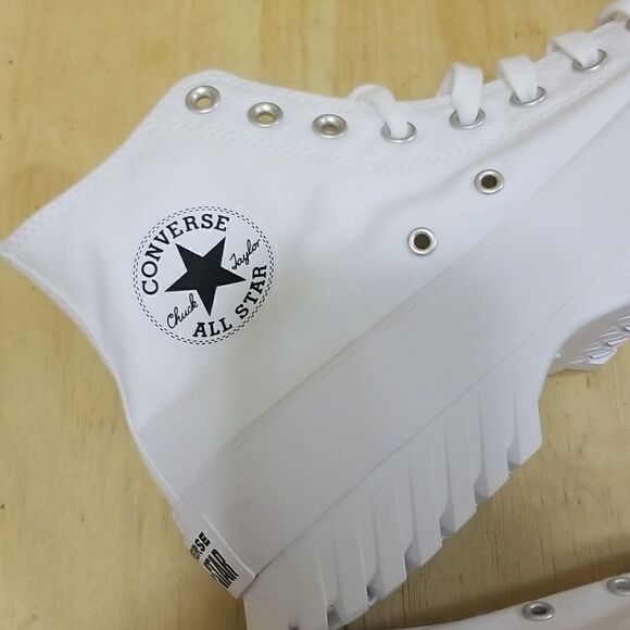 Converse Chuck Taylor All Star Lugged Sole 2.0 White Mens sz 8.5 Wmn's 10.5 - Picture 7 of 9